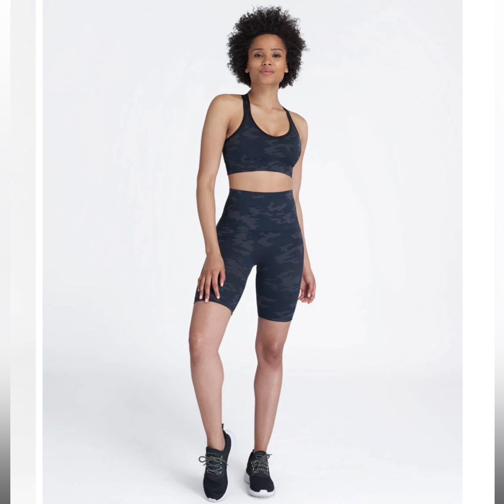 NWOT SPANX Look at Me Now Bike Short